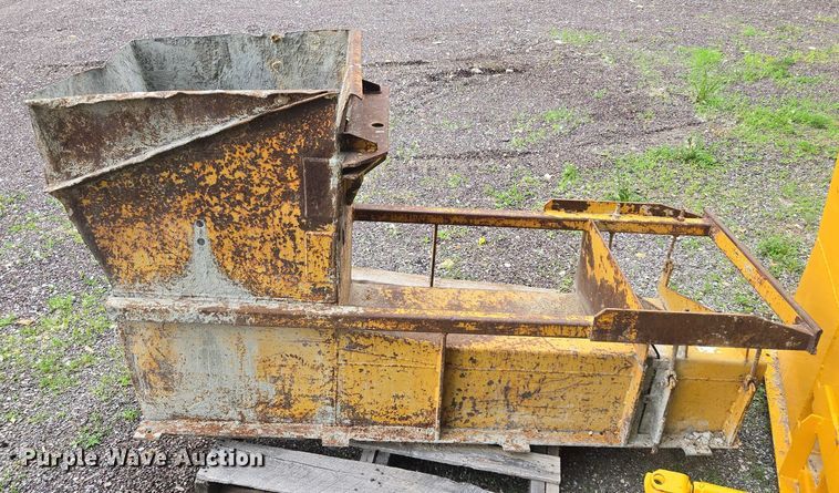 image for item EF1558 Gomaco GT-6200 slipform paver