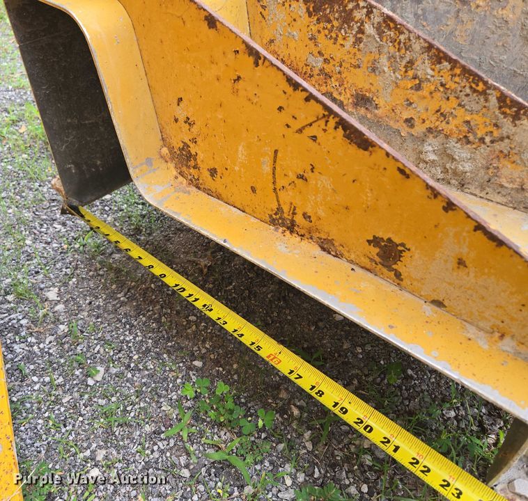 image for item EF1558 Gomaco GT-6200 slipform paver