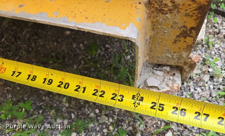 image for item EF1558 Gomaco GT-6200 slipform paver