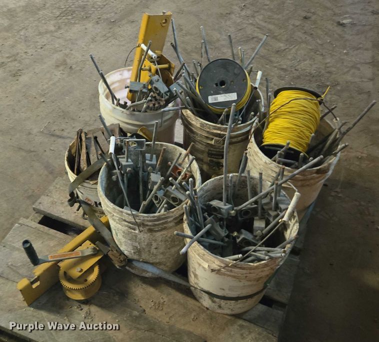 image for item EF1558 Gomaco GT-6200 slipform paver