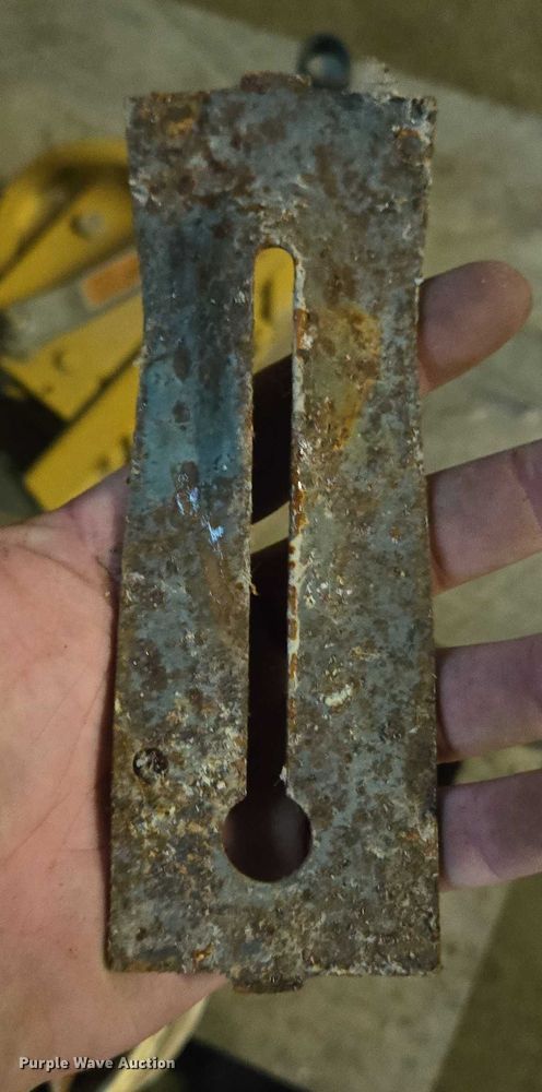 image for item EF1558 Gomaco GT-6200 slipform paver