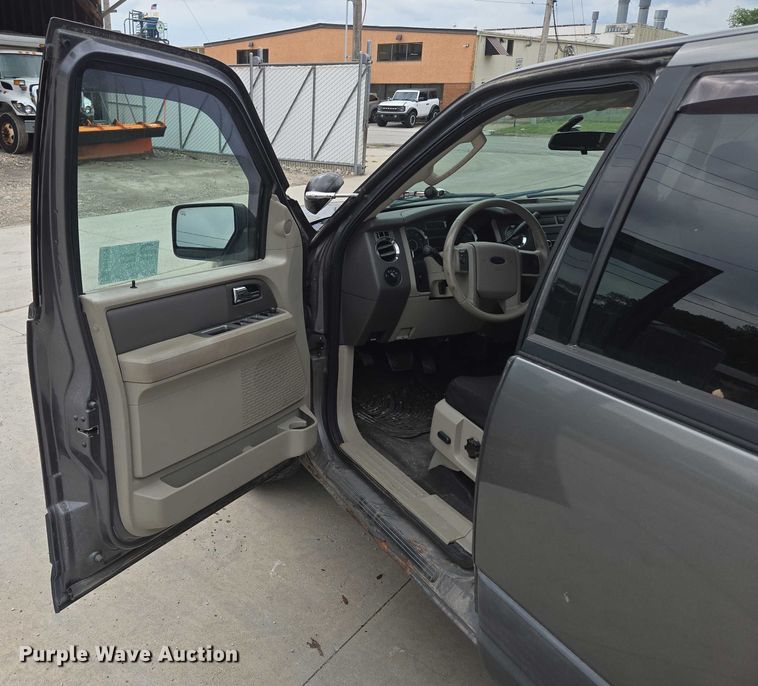 image for item EF1566 2011 Ford Expedition XLT SUV
