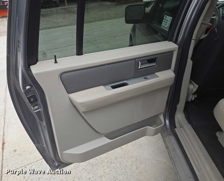 image for item EF1566 2011 Ford Expedition XLT SUV