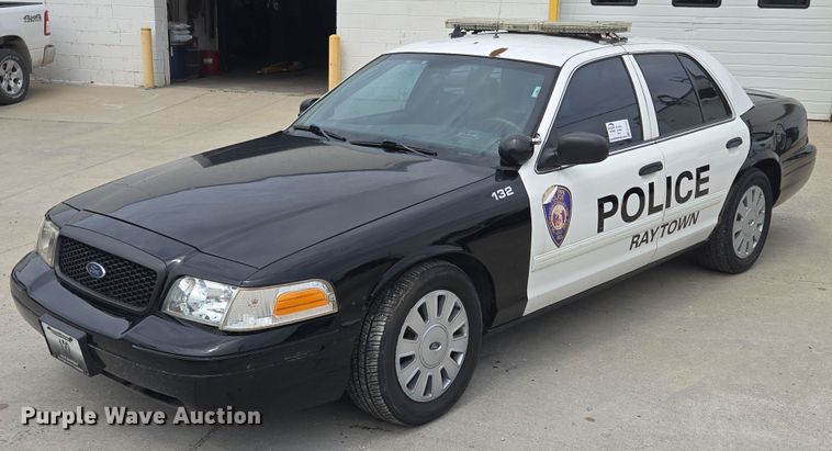 image for item EF1567 2010 Ford Crown Victoria Police Interceptor  