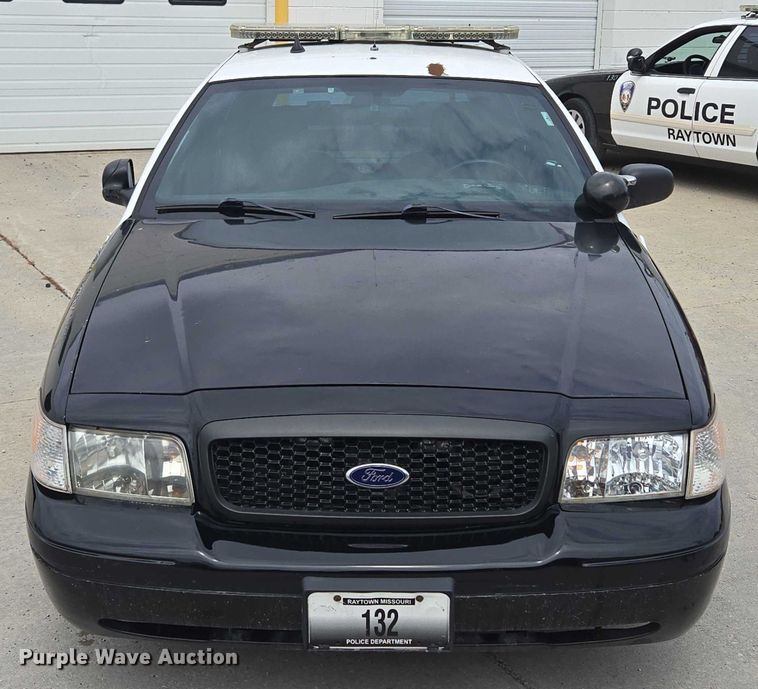 image for item EF1567 2010 Ford Crown Victoria Police Interceptor  