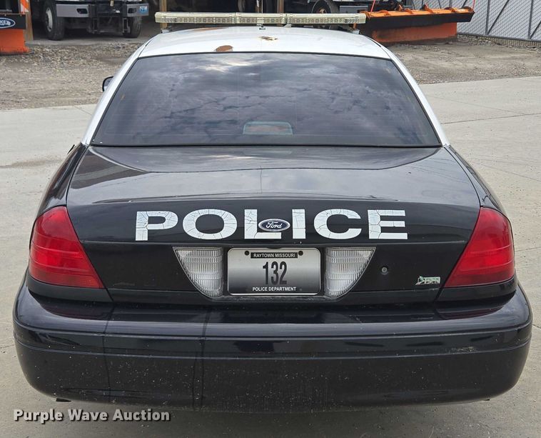 image for item EF1567 2010 Ford Crown Victoria Police Interceptor  