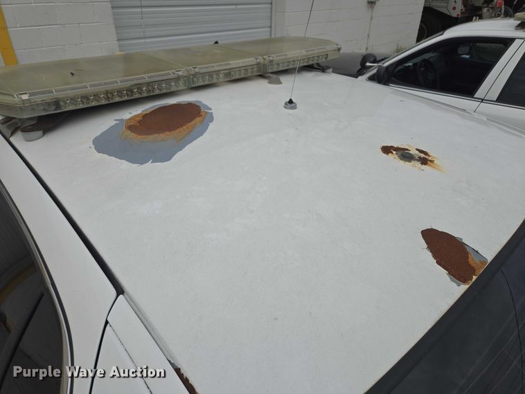 image for item EF1567 2010 Ford Crown Victoria Police Interceptor  