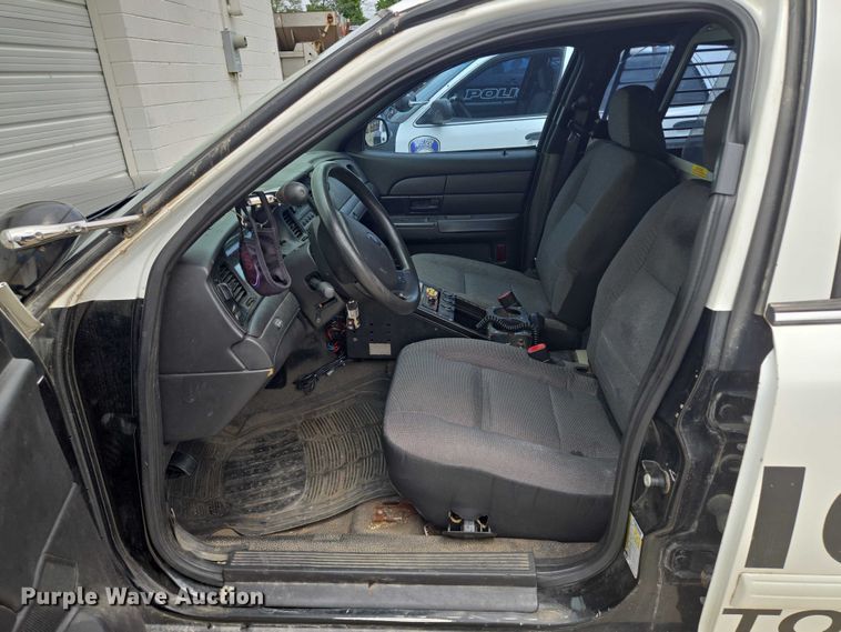 image for item EF1567 2010 Ford Crown Victoria Police Interceptor  