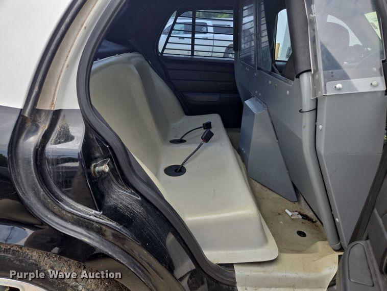 image for item EF1567 2010 Ford Crown Victoria Police Interceptor  