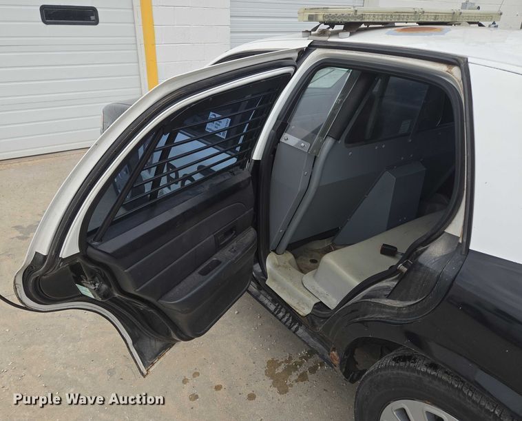 image for item EF1567 2010 Ford Crown Victoria Police Interceptor  