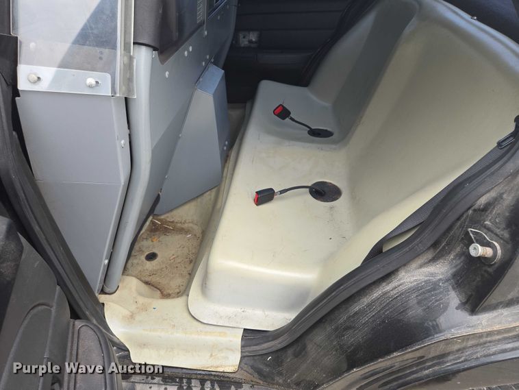 image for item EF1567 2010 Ford Crown Victoria Police Interceptor  