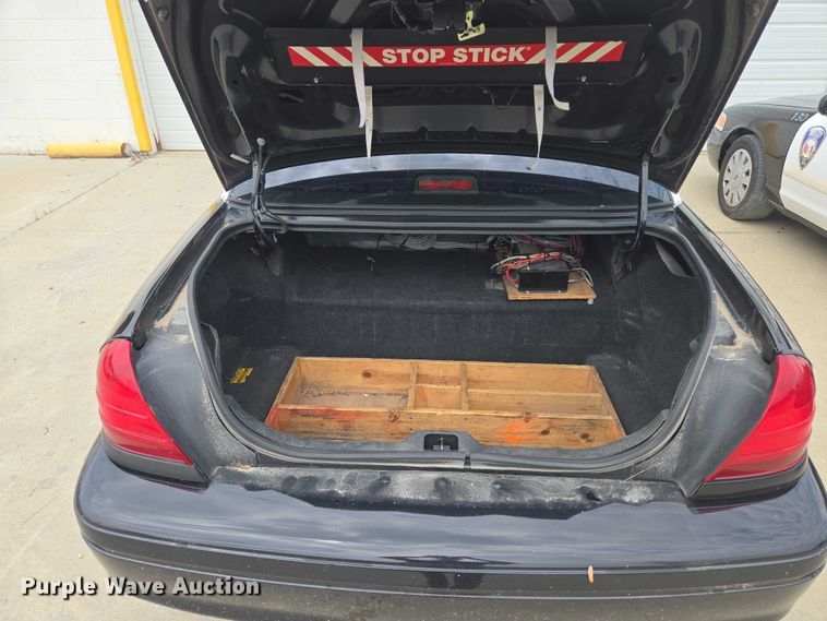 image for item EF1567 2010 Ford Crown Victoria Police Interceptor  