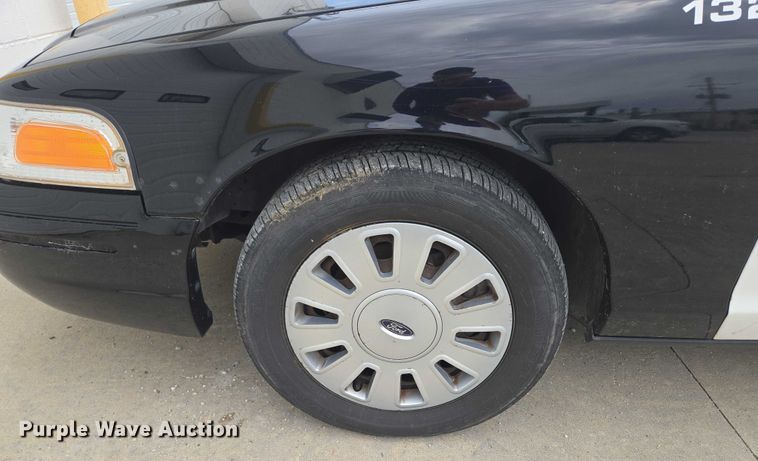 image for item EF1567 2010 Ford Crown Victoria Police Interceptor  