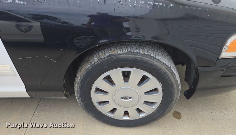 image for item EF1567 2010 Ford Crown Victoria Police Interceptor  