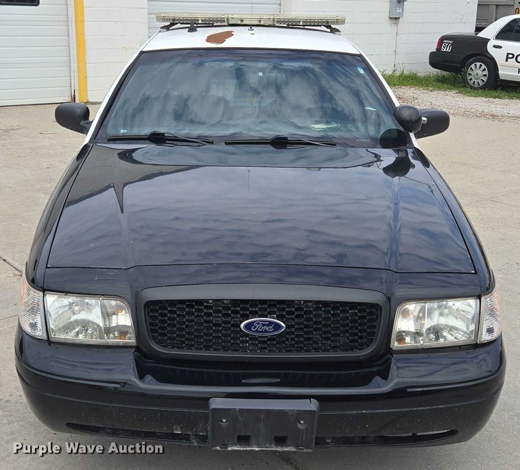 image for item EF1568 2010 Ford Crown Victoria Police Interceptor 