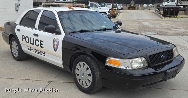 image for item EF1568 2010 Ford Crown Victoria Police Interceptor 