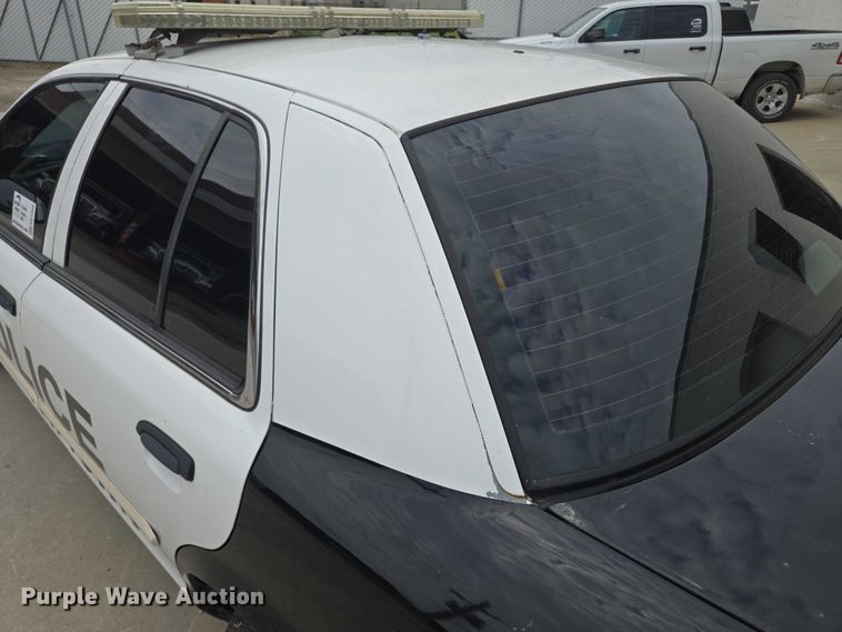 image for item EF1568 2010 Ford Crown Victoria Police Interceptor 