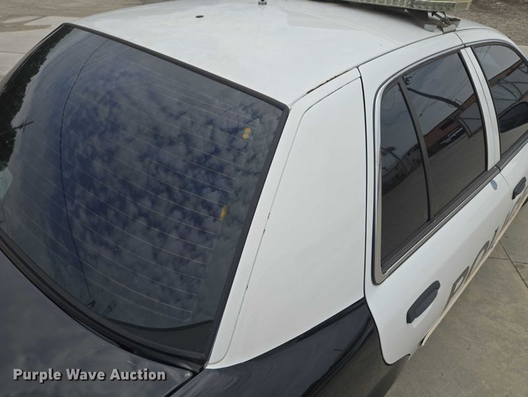image for item EF1568 2010 Ford Crown Victoria Police Interceptor 