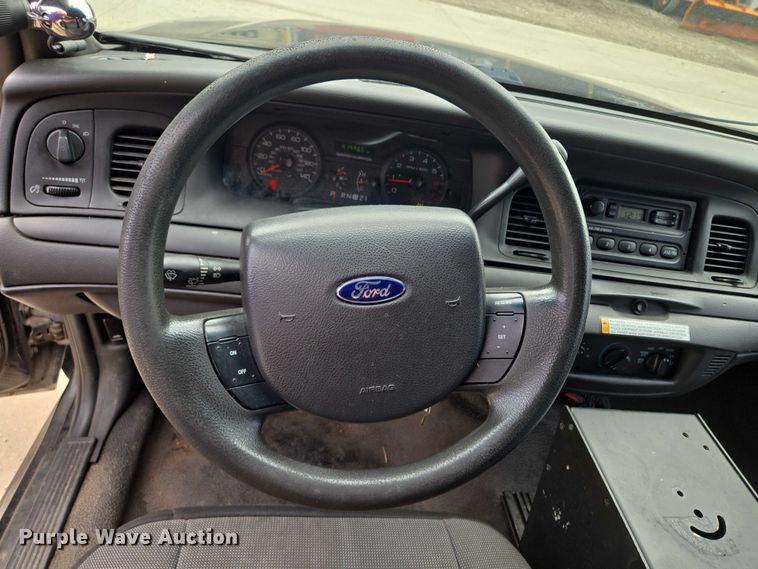 image for item EF1568 2010 Ford Crown Victoria Police Interceptor 