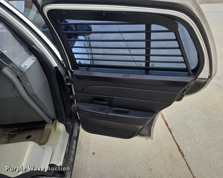 image for item EF1568 2010 Ford Crown Victoria Police Interceptor 