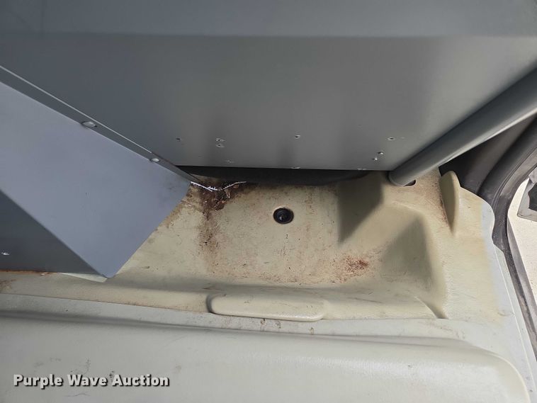 image for item EF1568 2010 Ford Crown Victoria Police Interceptor 