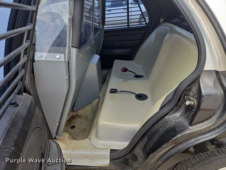 image for item EF1568 2010 Ford Crown Victoria Police Interceptor 