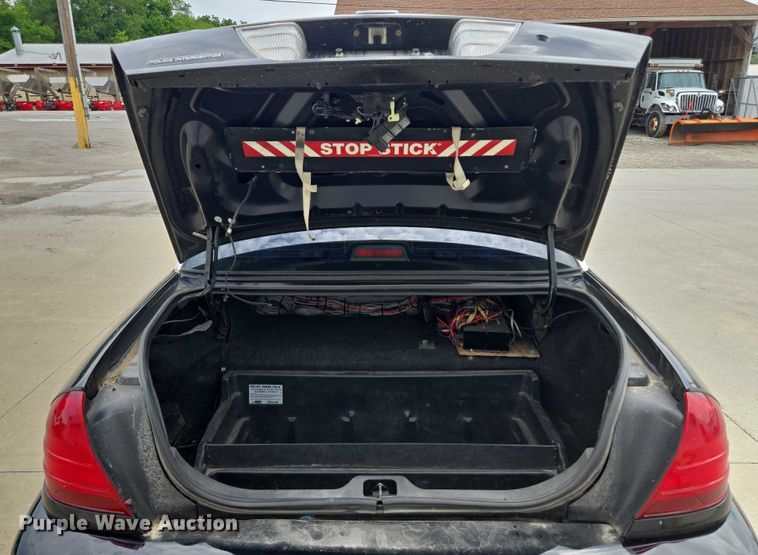 image for item EF1568 2010 Ford Crown Victoria Police Interceptor 