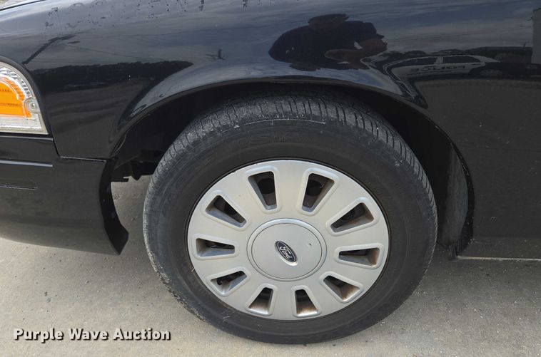 image for item EF1568 2010 Ford Crown Victoria Police Interceptor 