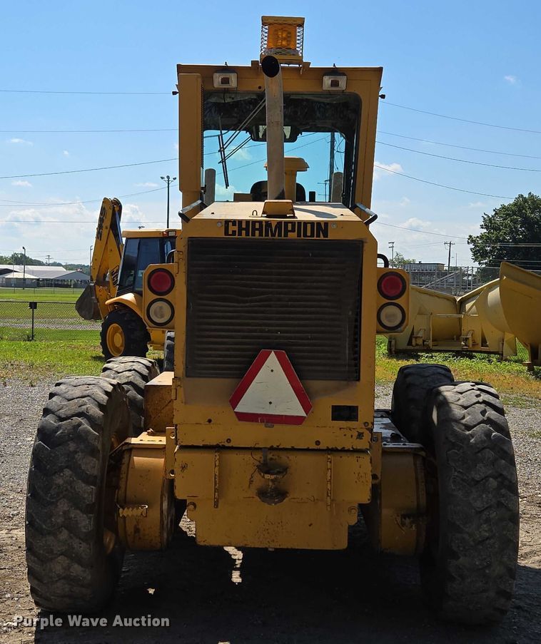 image for item EF1576 1993 Champion 720A motor grader