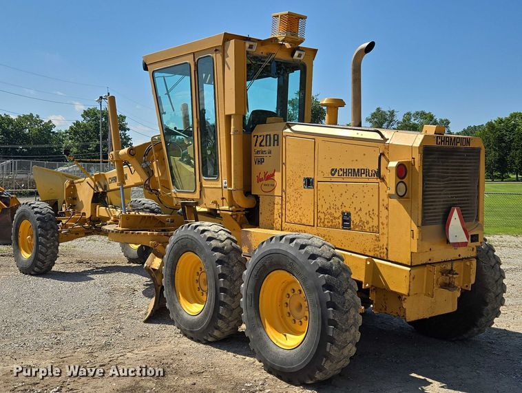 image for item EF1576 1993 Champion 720A motor grader
