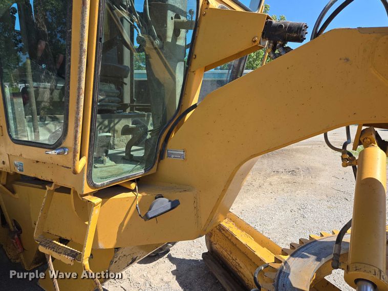 image for item EF1576 1993 Champion 720A motor grader