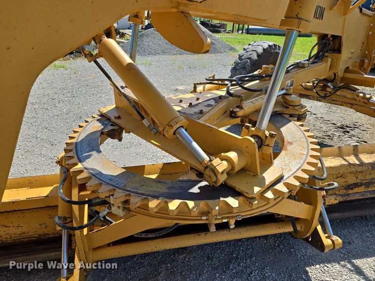 image for item EF1576 1993 Champion 720A motor grader