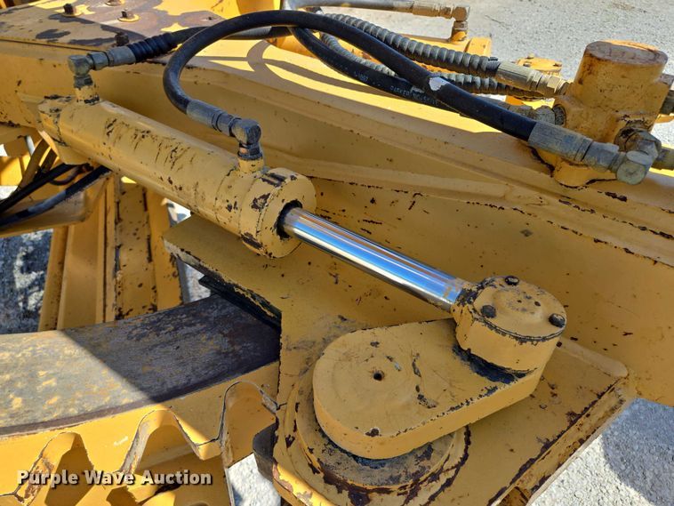 image for item EF1576 1993 Champion 720A motor grader