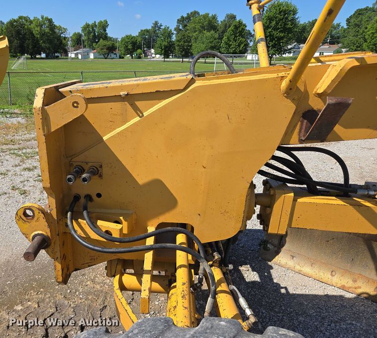 image for item EF1576 1993 Champion 720A motor grader