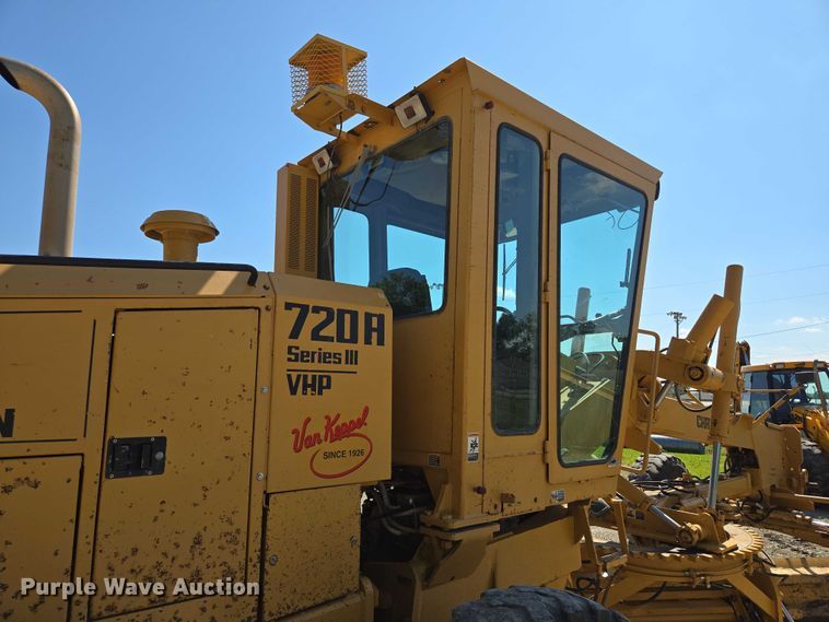 image for item EF1576 1993 Champion 720A motor grader