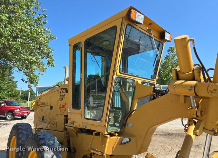 image for item EF1576 1993 Champion 720A motor grader