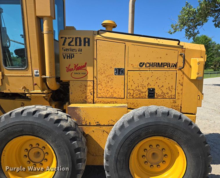 image for item EF1576 1993 Champion 720A motor grader