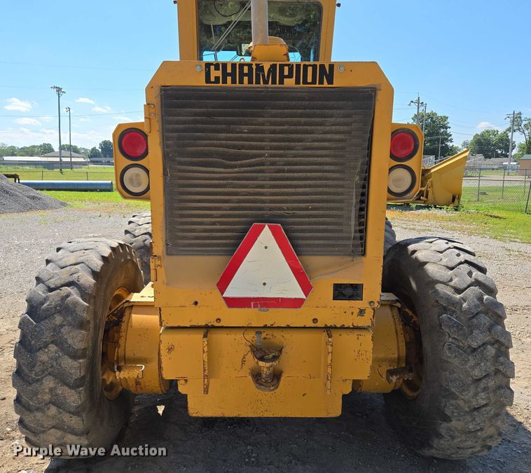 image for item EF1576 1993 Champion 720A motor grader
