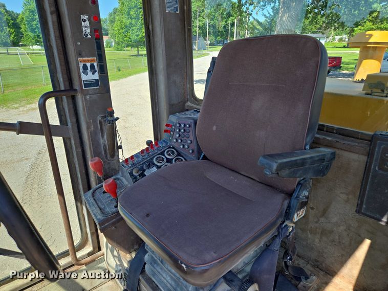 image for item EF1576 1993 Champion 720A motor grader