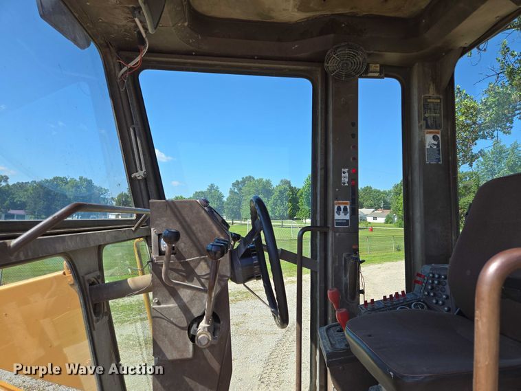 image for item EF1576 1993 Champion 720A motor grader