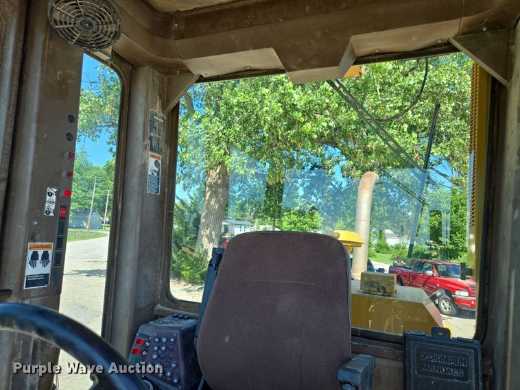 image for item EF1576 1993 Champion 720A motor grader