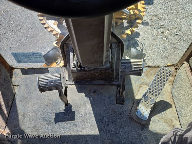 image for item EF1576 1993 Champion 720A motor grader