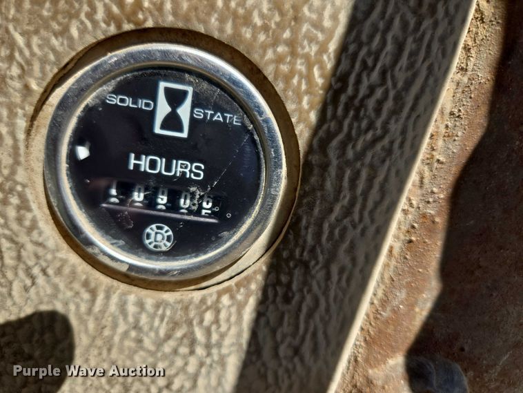 image for item EF1576 1993 Champion 720A motor grader