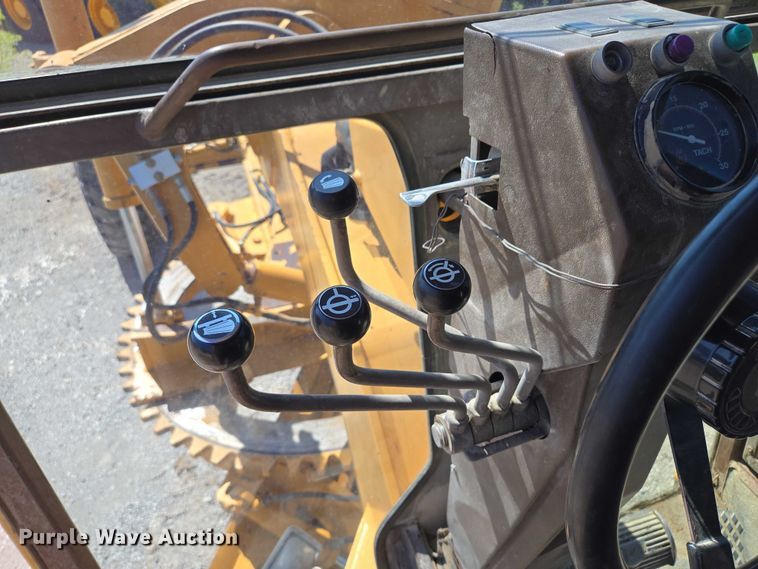 image for item EF1576 1993 Champion 720A motor grader