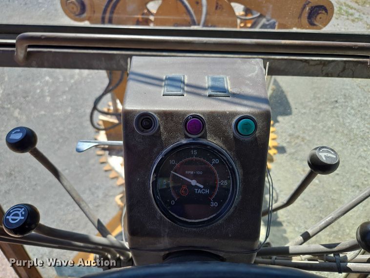 image for item EF1576 1993 Champion 720A motor grader