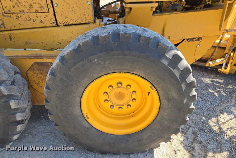 image for item EF1576 1993 Champion 720A motor grader