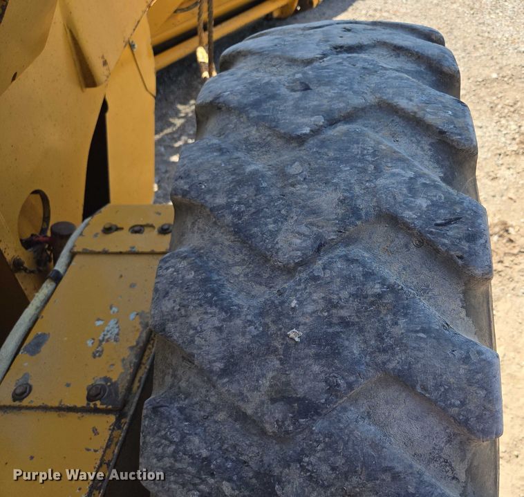 image for item EF1576 1993 Champion 720A motor grader