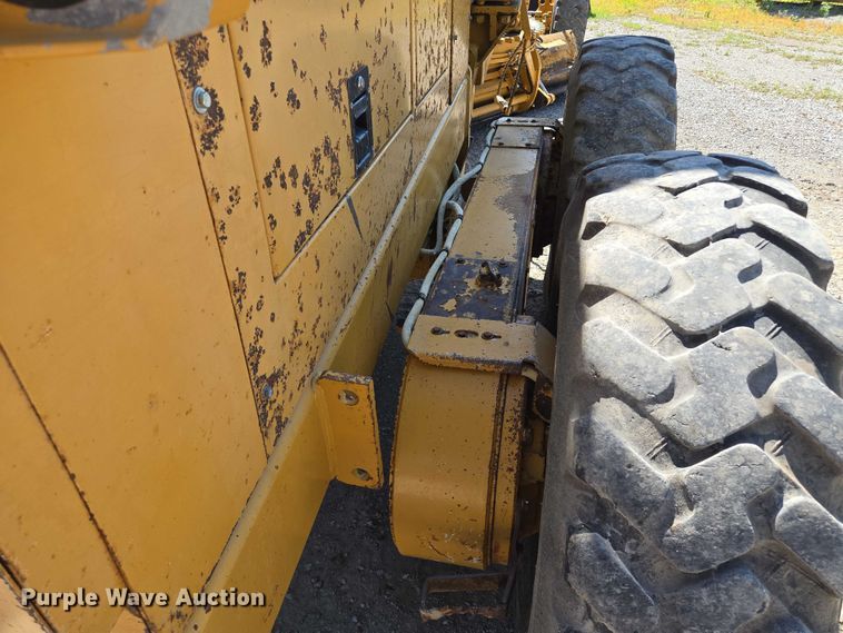 image for item EF1576 1993 Champion 720A motor grader