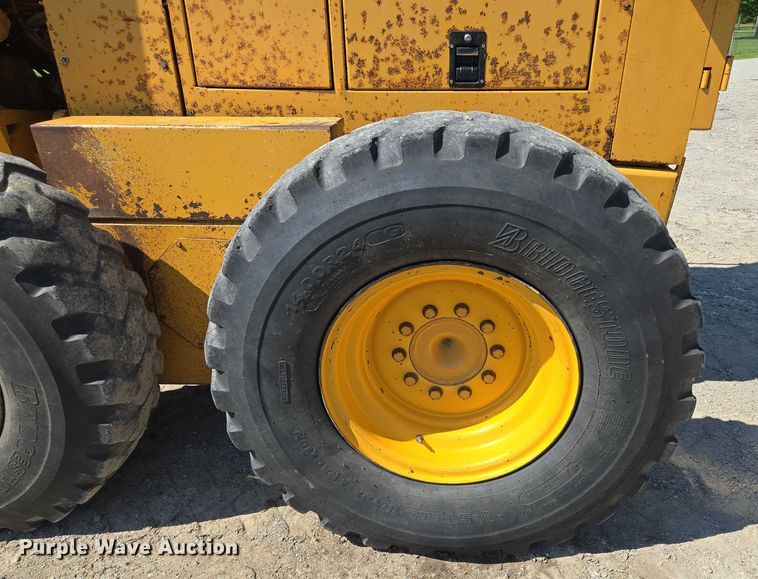 image for item EF1576 1993 Champion 720A motor grader