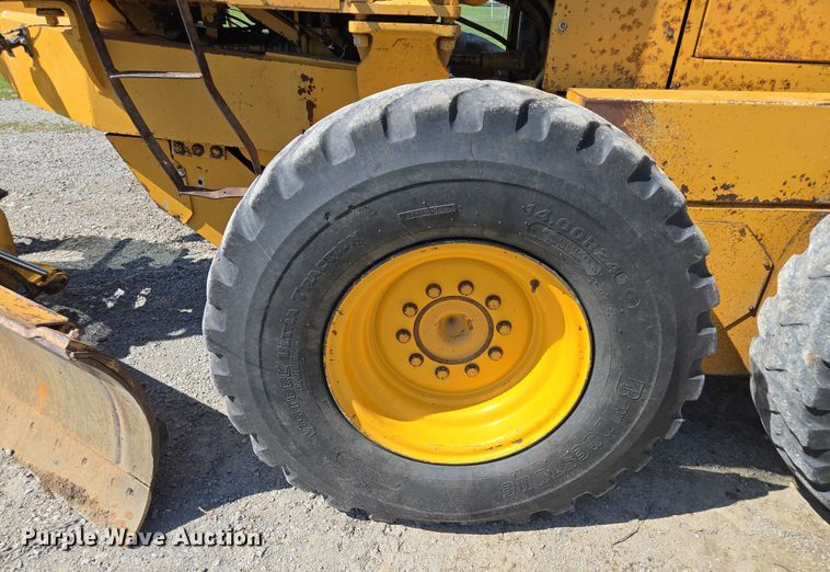 image for item EF1576 1993 Champion 720A motor grader